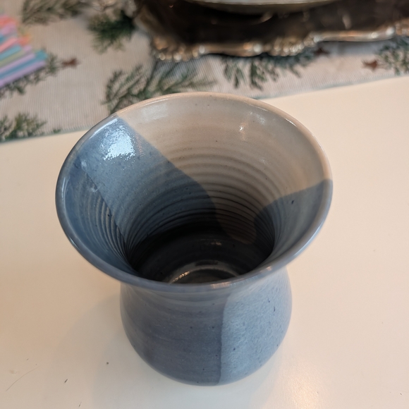 Two-Tone Ceramic Vase - Picture 2 of 15